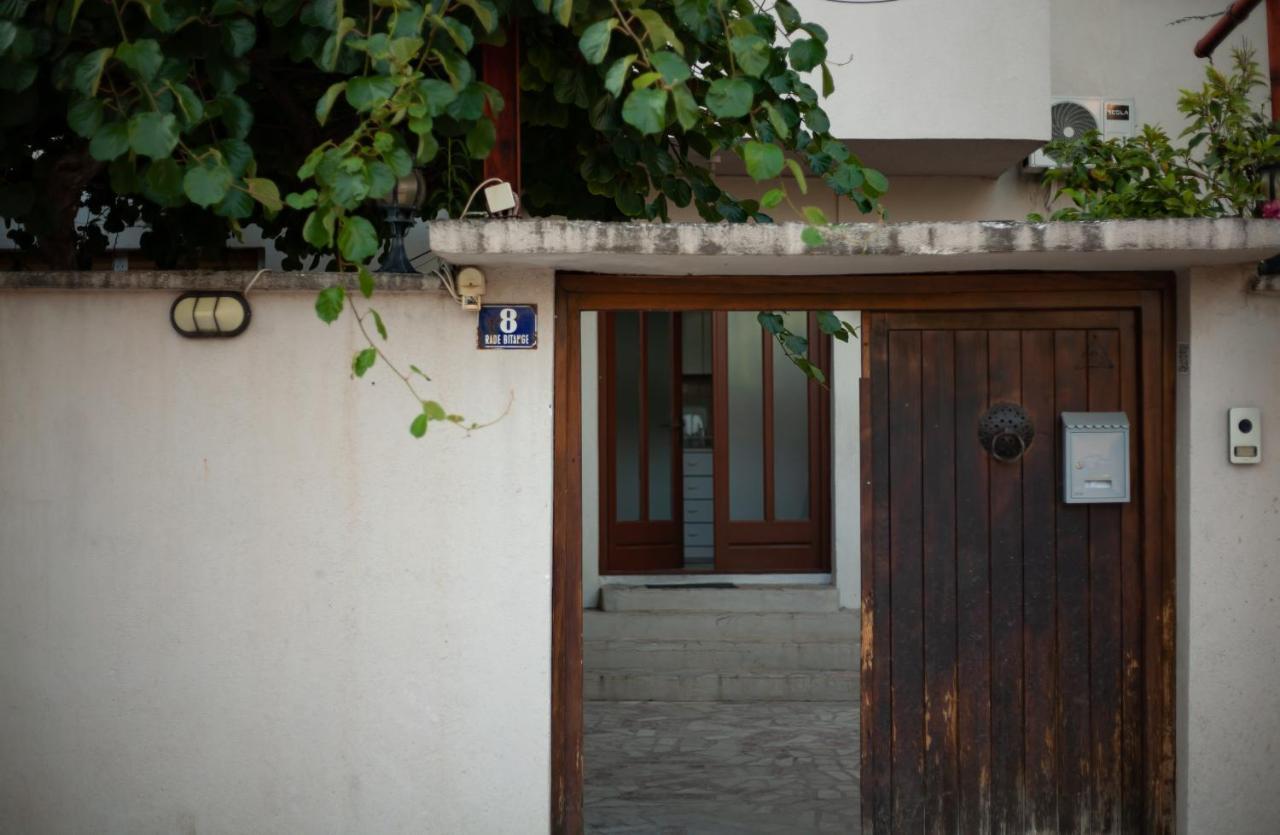 מוסטר Apartments Azra מראה חיצוני תמונה