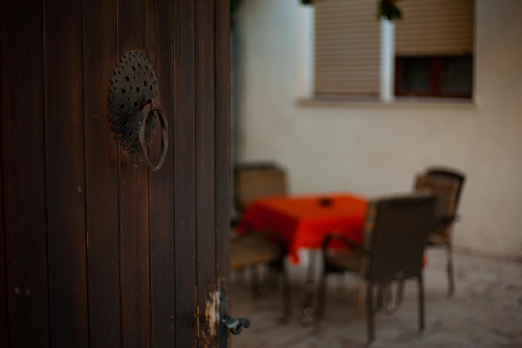מוסטר Apartments Azra מראה חיצוני תמונה